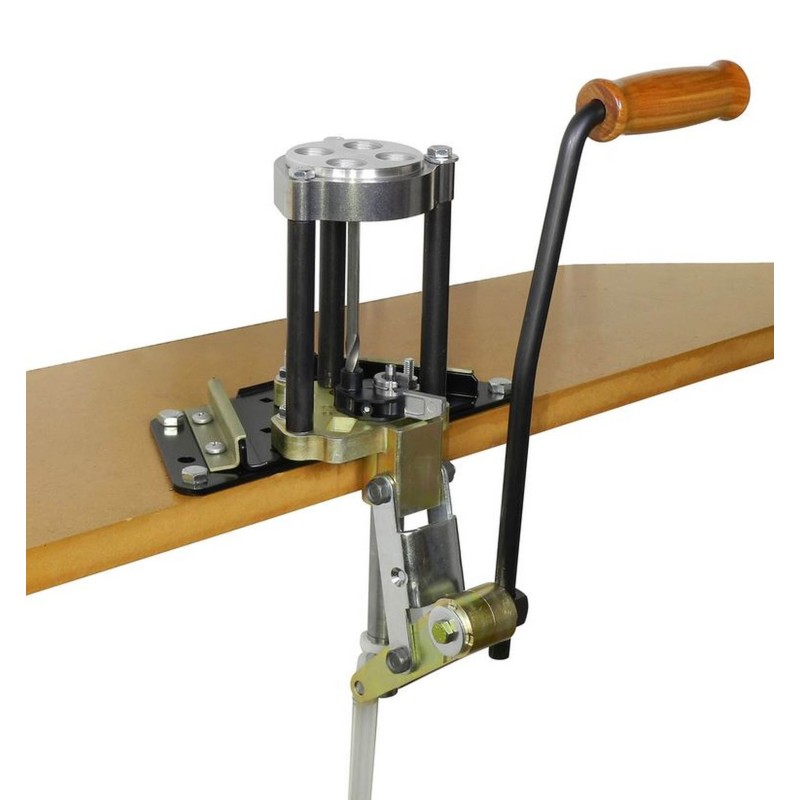 Presse de rechargement Lee à tourelle 4 trous avec index automatique. Presse de rechargement Lee à tourelle 4 trous avec index automatique.
